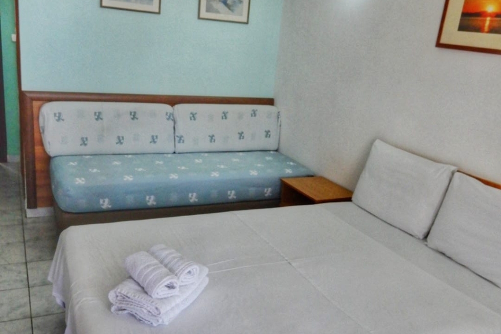 Grcka_Letovanje_Leto_2024_Aktea_rs_Halkidiki_Atos_Amuljani_ostrvo_Amuljani_Pansion_Zefiros_15